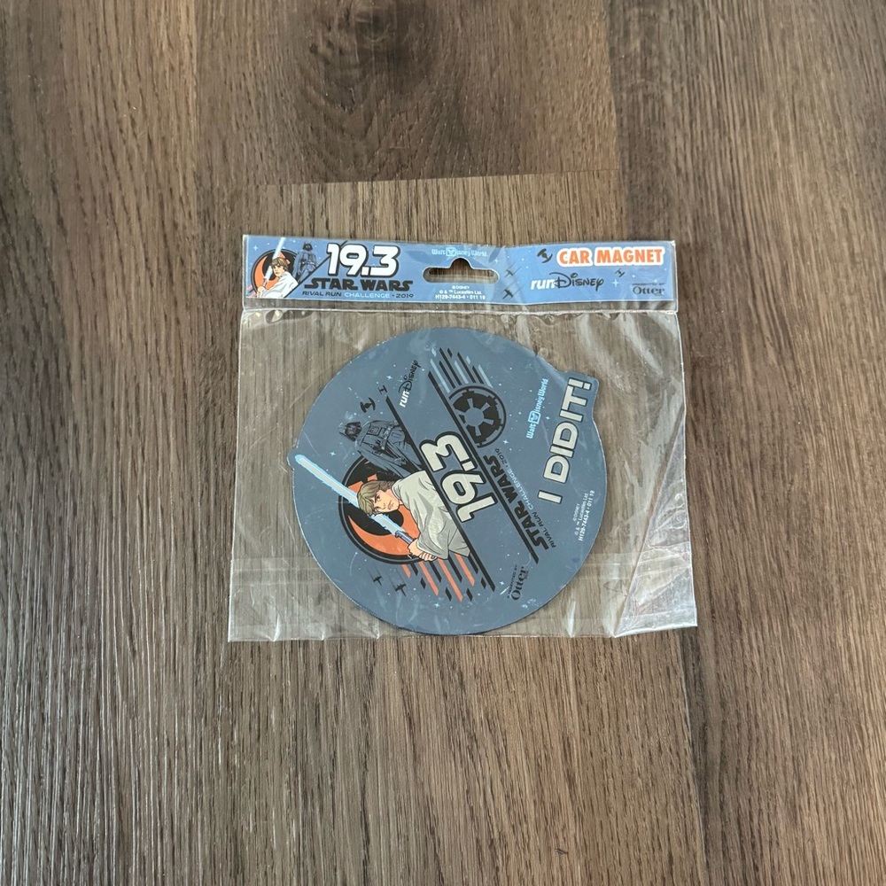Star Wars 19.3 Rival‎ Run Challenge Car Magnet Disney 2019 Luke Skywalker